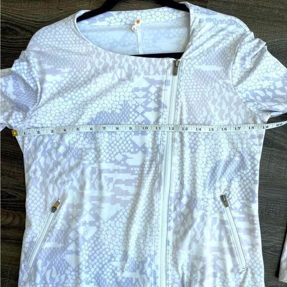Lucy Asymmetrical Activewear Jacket - Size M - Picture 10 of 12